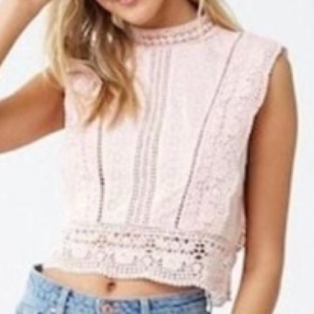 Forever 21 Peach Lace Sleeveless Top